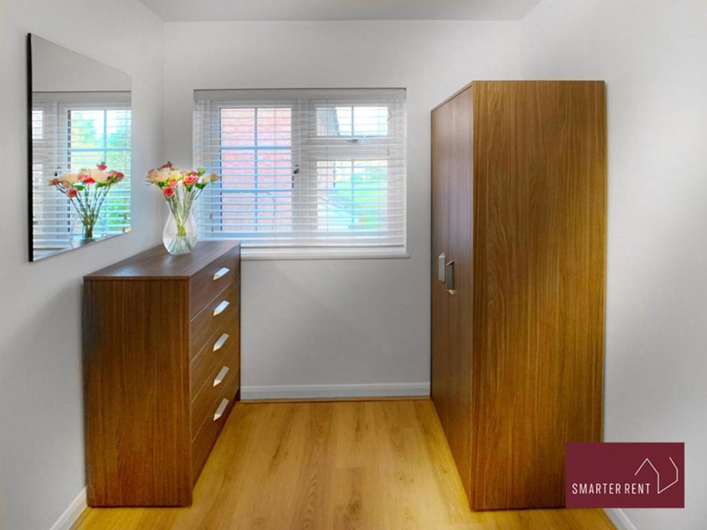 Wokingham - 2 Bed Modern House - Parking Apartment Ngoại thất bức ảnh